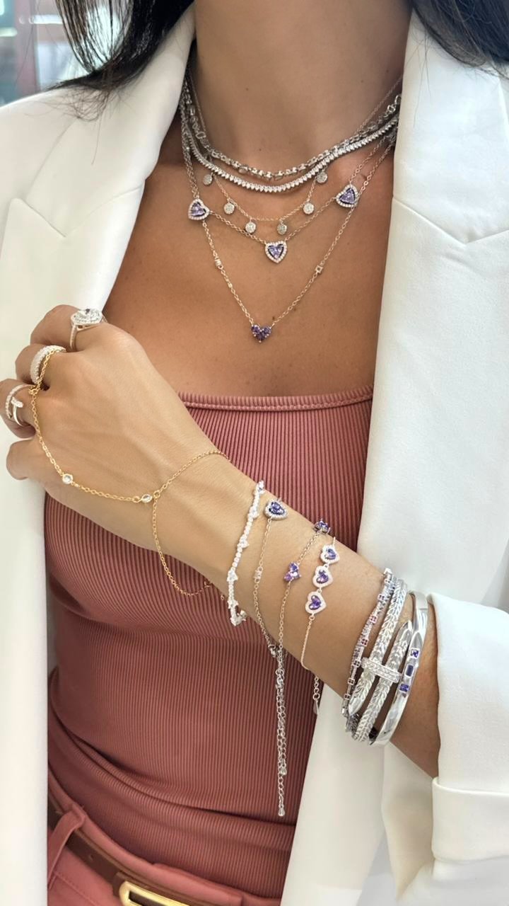 Facetune_04-11-2025-12-47-00